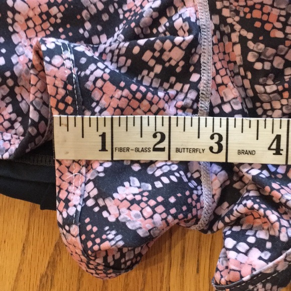 Fabletics Athletic Shorts - Picture 8 of 8